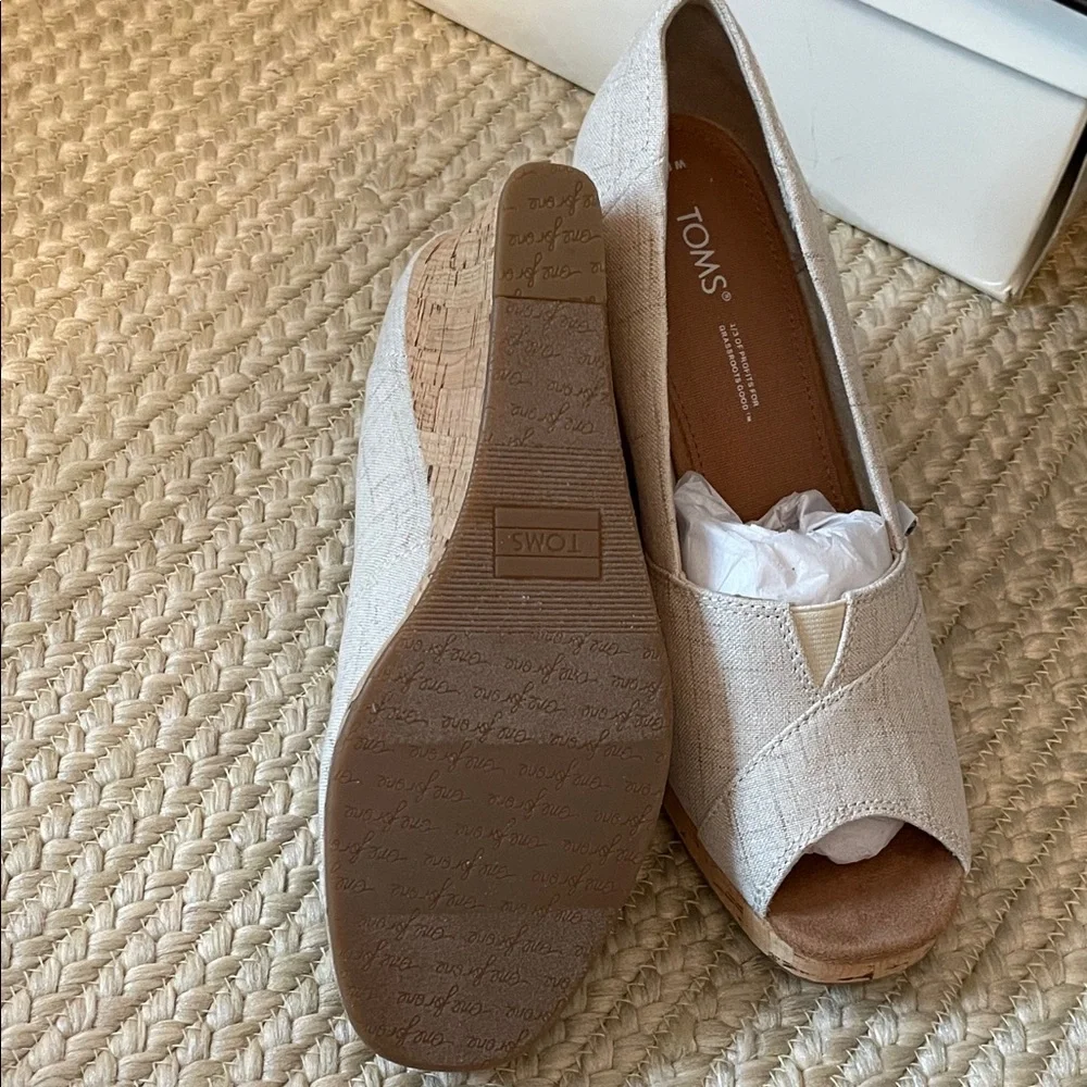 TOMS Beige Crosshatch Wedges - Picture 10 of 12